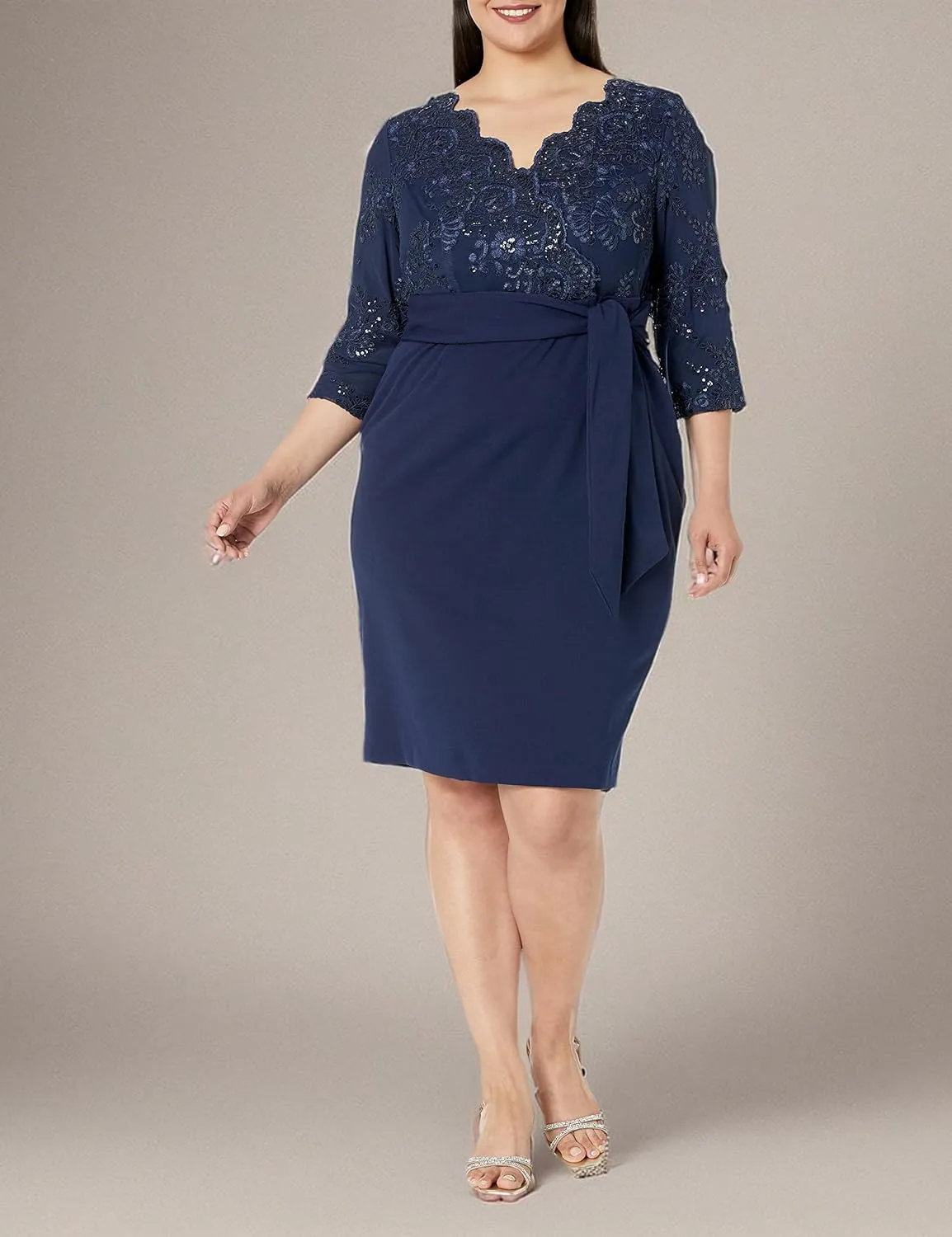 Alex Evenings Women's Plus-Size Midi Length V-Neck Shift Dress with Sleeves