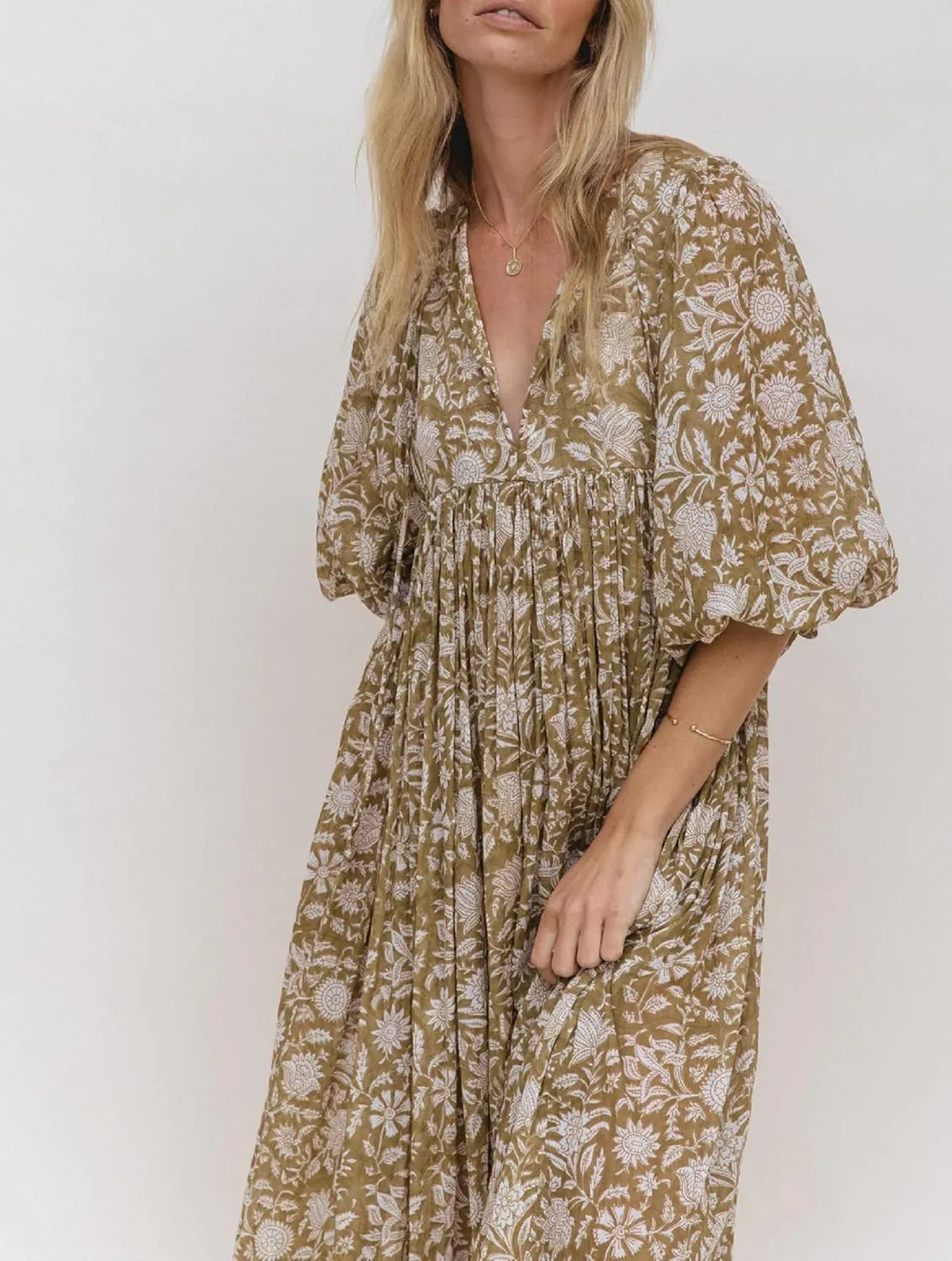 Boho Floral Maxi Dress for Women Puff Sleeve V Neck Loose Flowy Long Dress Beach Oversized Tiered Swing Sundress
