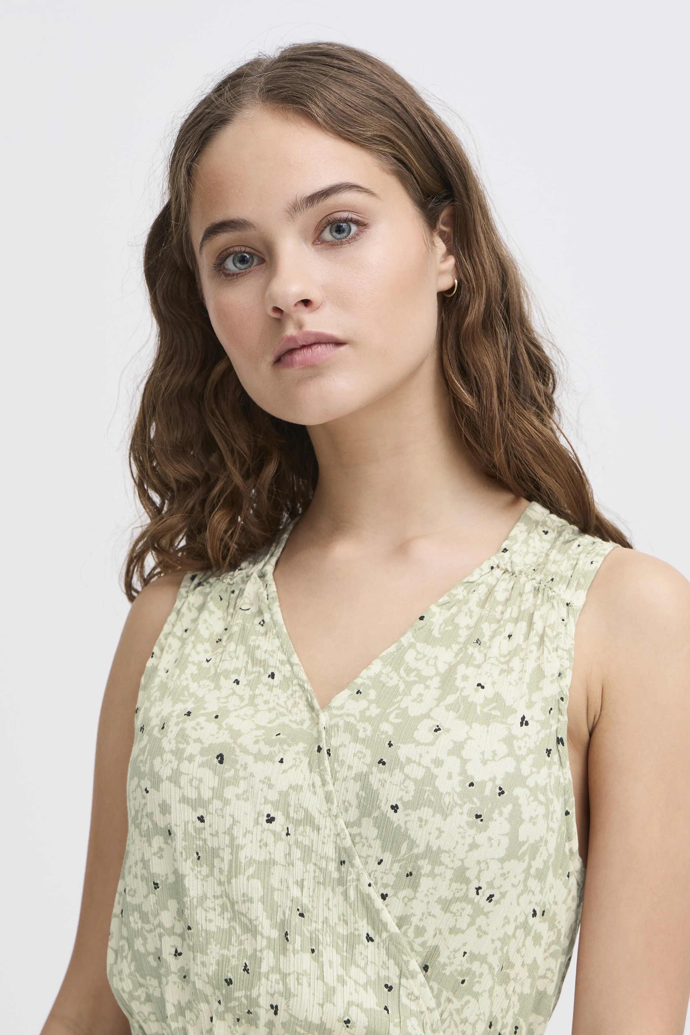 ICHI Tie Back Dress || Sage Floral