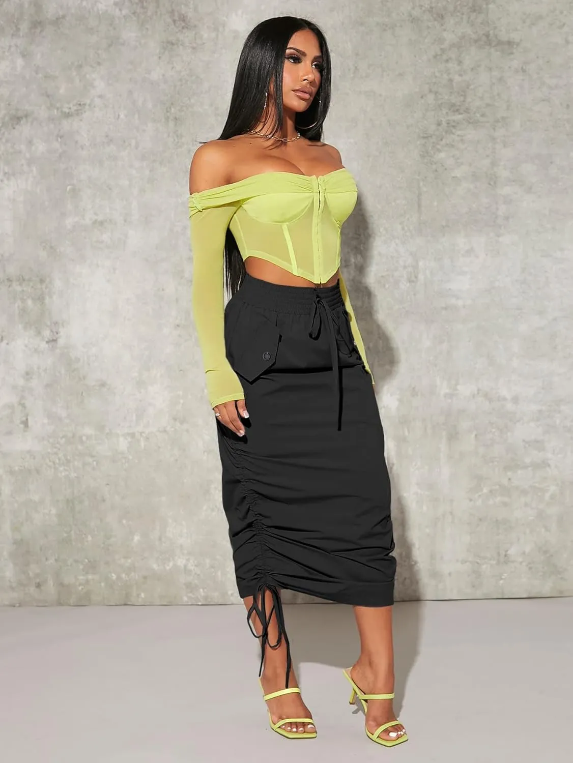 Verdusa Women's Y2K Drawstring Ruched Elastic Waist Long Cargo Skirt with Pocket